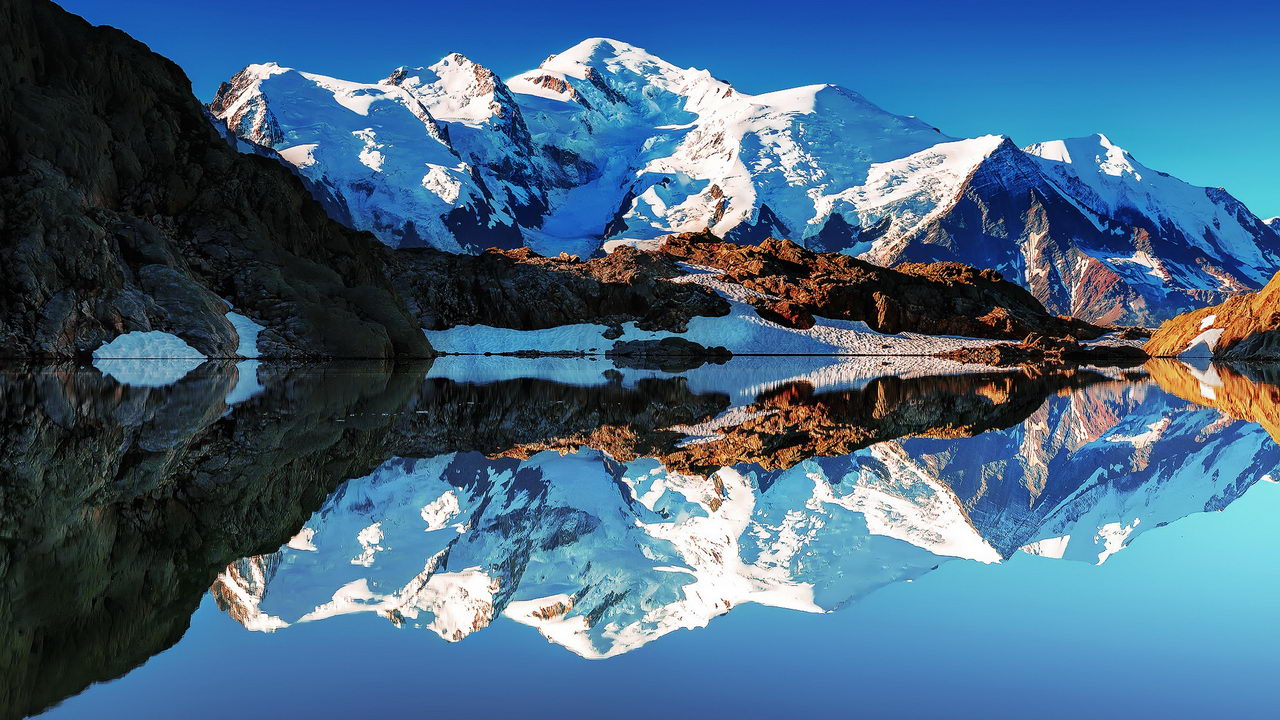 France-Alps-Mont-Blanc-white-mountains-lake-reflections-mirror