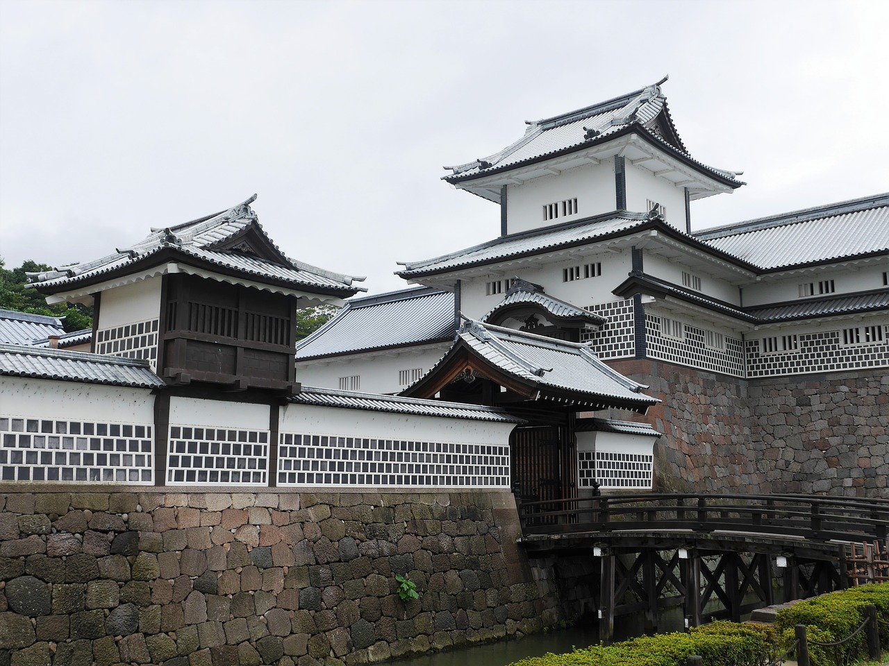 kanazawa-castle.jpg