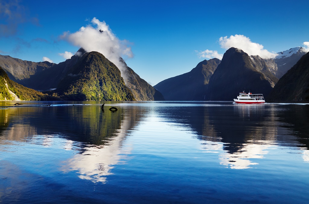 Milford Sound, Ship, New Zealand