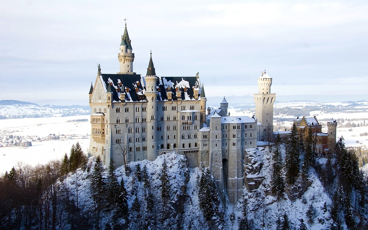 neuschwanstein-701732_1280.jpg